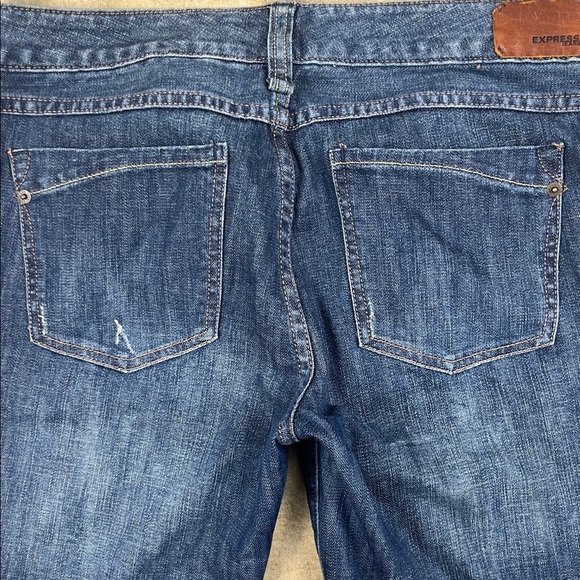 Express Zelda Barely Boot Dark Wash Denim Jeans
Size: 12s (See measurements) - Picture 5 of 8